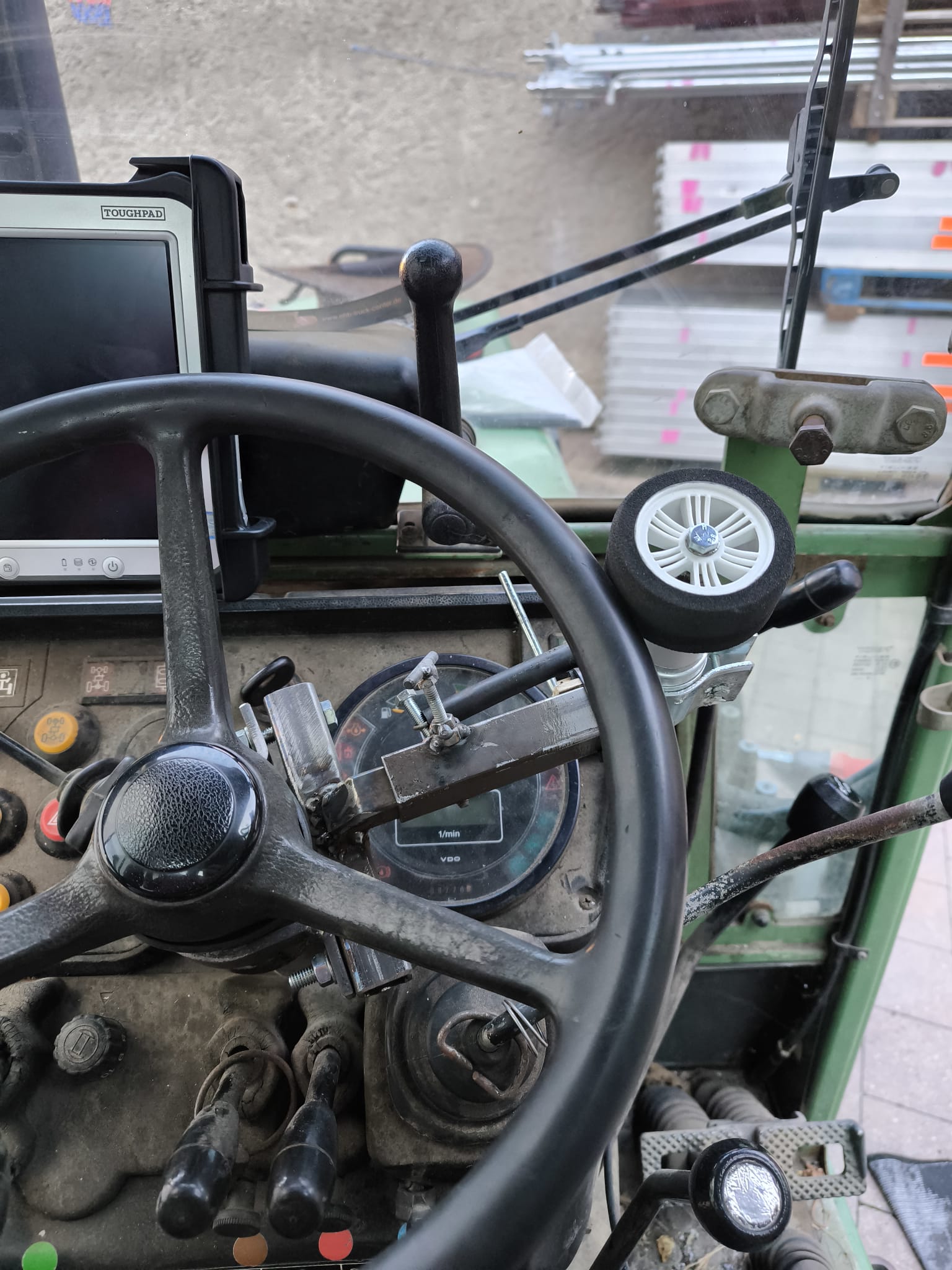 Fendt 260V: Reibradmotor klein