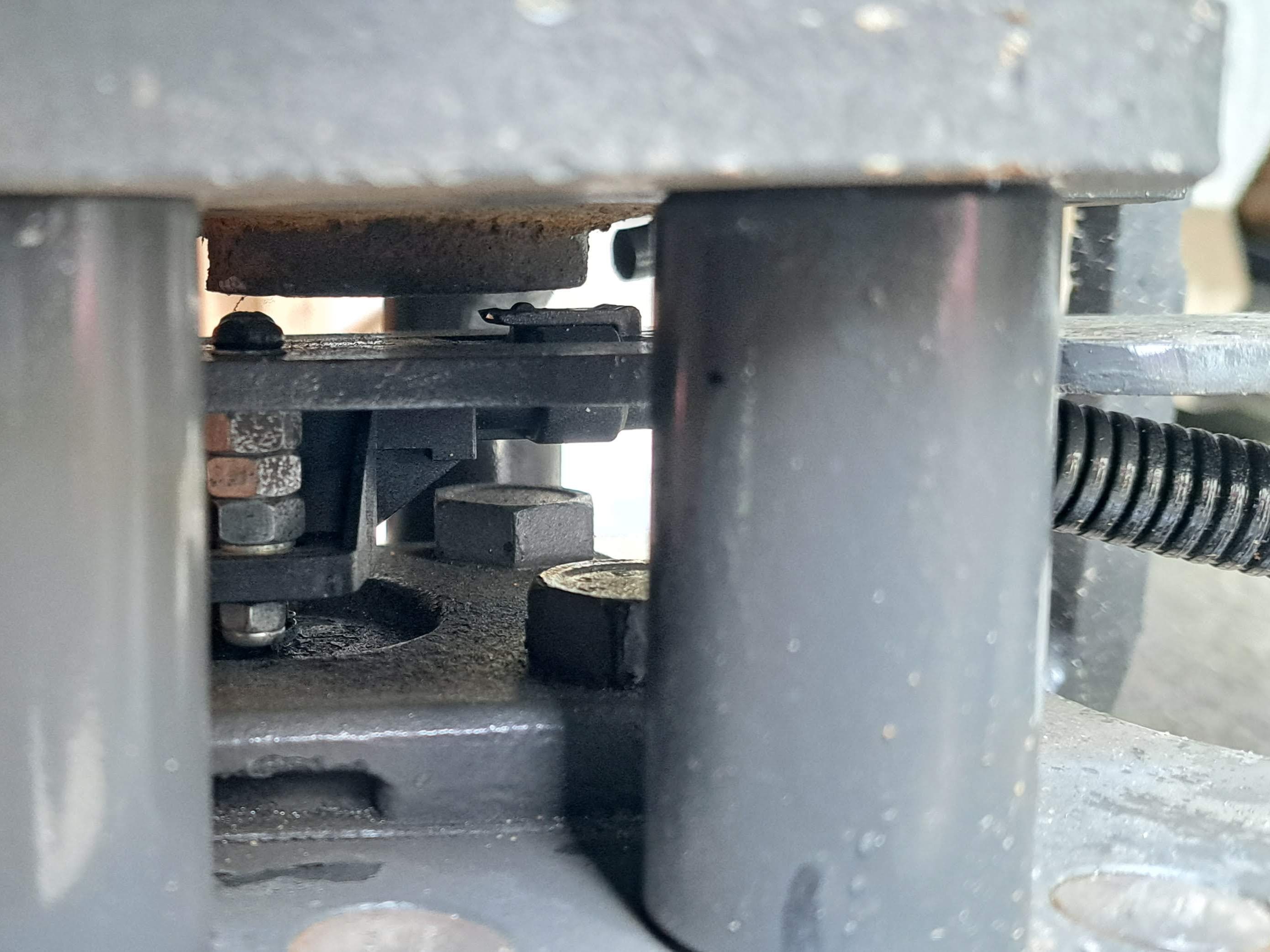 Fendt 300SCR: Beispiel Montage Lenkwinkelsensor