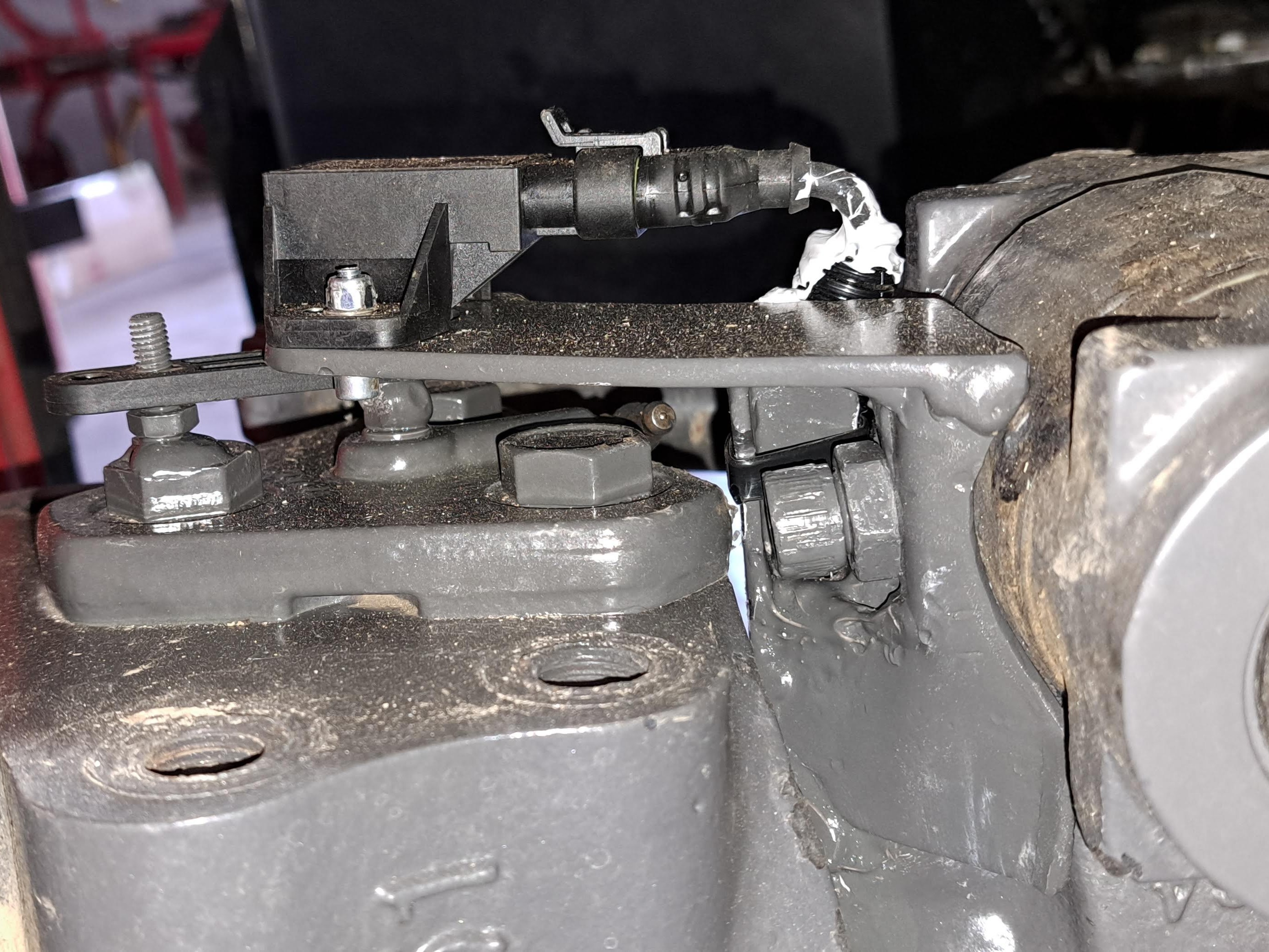 Claas Arion mit gefederter Carrao Vorderachse: Lenkwinkelsensor Montagebeispiel